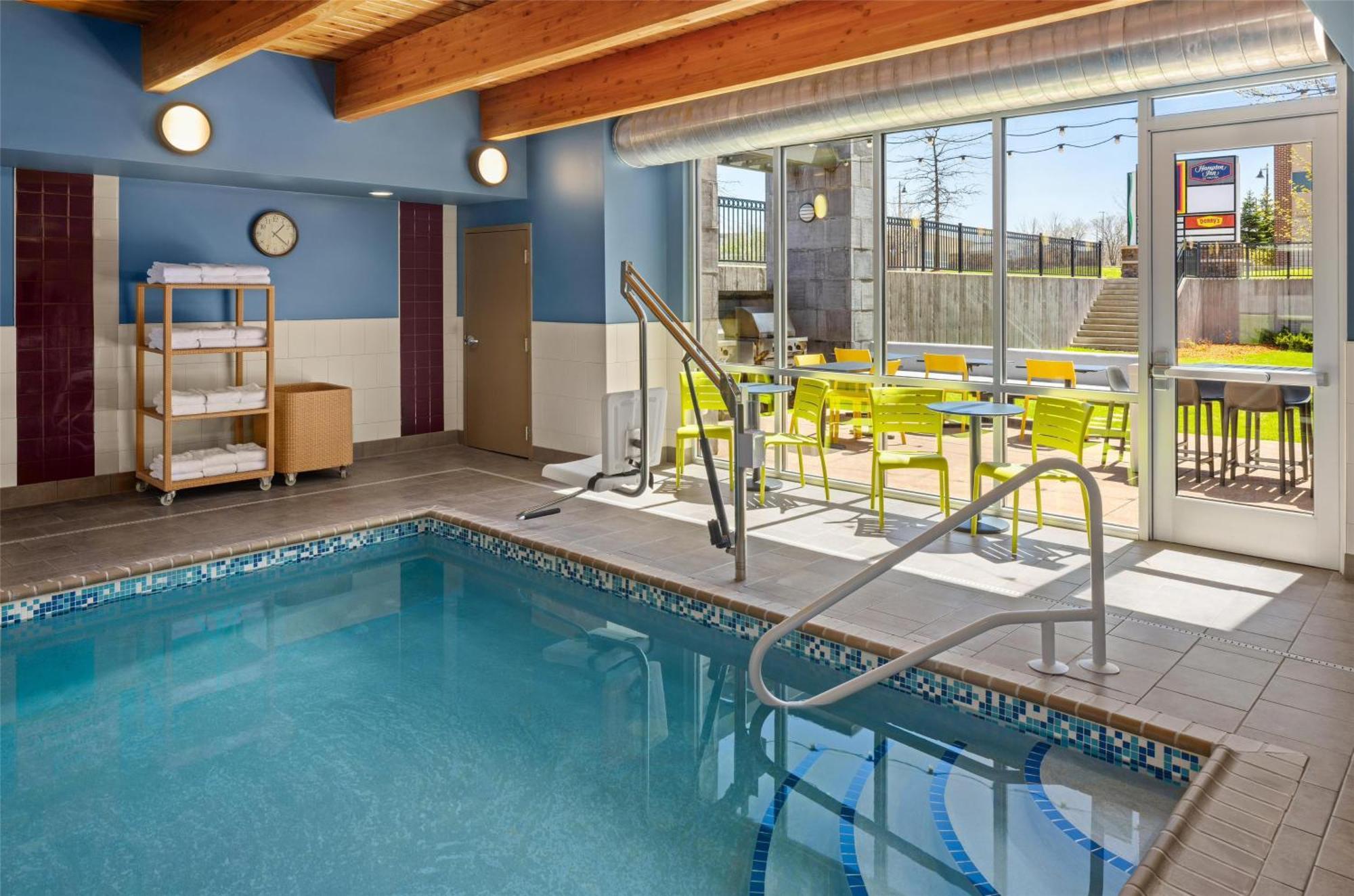 Home2 Suites By Hilton Roseville Minneapolis Экстерьер фото